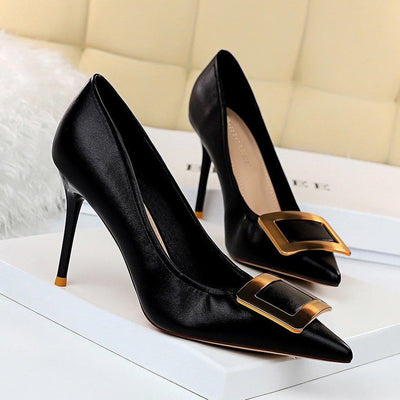 Shallow pointed high heels | MODE BY OH